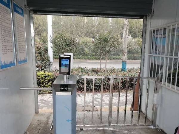 人臉測溫一體機