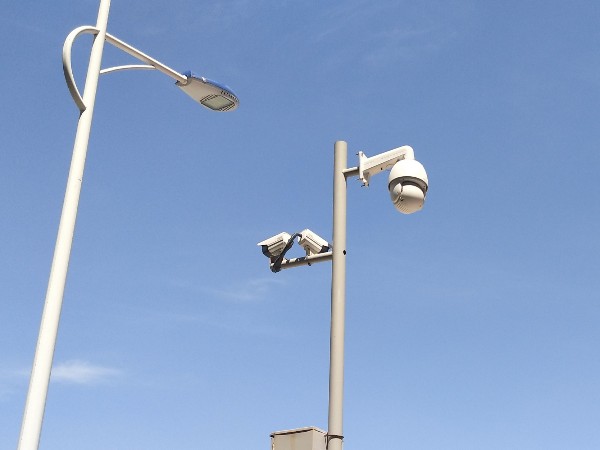 高清視頻監(jiān)控系統(tǒng)記錄下的驚心動魄的一幕